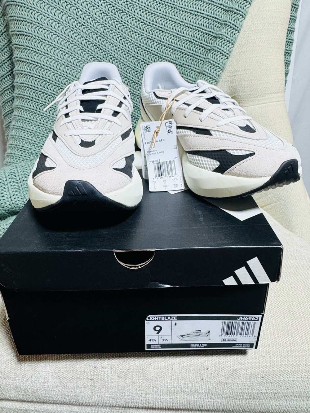 NWT Adidas Women’s LightBlaze White Black Beige Athletic Sneakers Size 9 - Picture 2 of 6